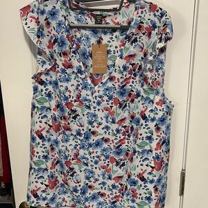 NWT SHEIN Red and Blue Floral Ruffled Sleeveless Blouse